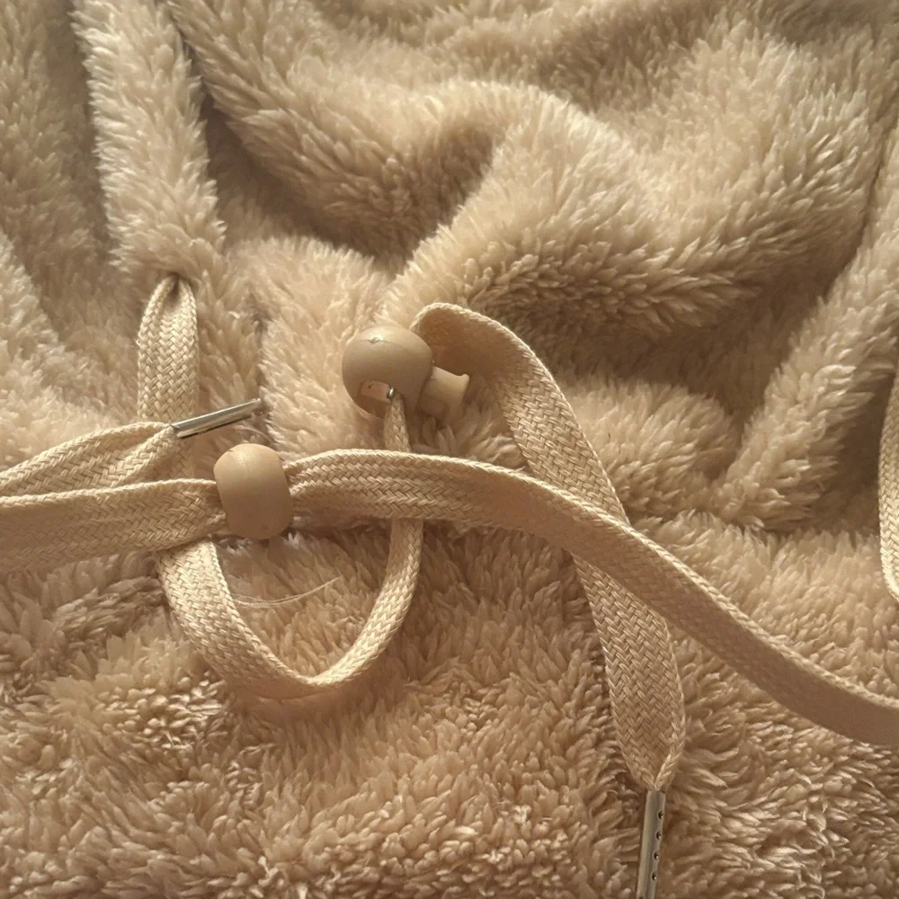 Helmet Hood (*Not Burton*) - Picture 3 of 3